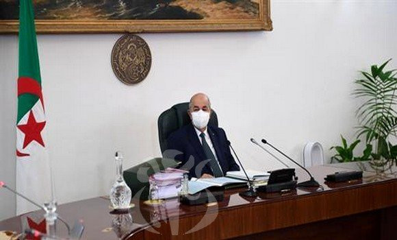 Communiqué du Conseil des ministres. - Réveil d'algérie