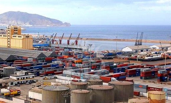 Plus de 200% du volume des exportations hors hydrocarbures à partir du port d’Oran - Réveil d'algérie