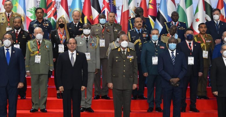 Le lieutenant-général Saïd Chanegriha poursuit sa visite officielle au Caire. - Réveil d'algérie