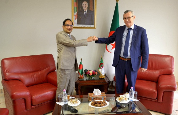 Le ministre de la Communication reçoit l’ambassadeur de la République du Bangladesh. - Réveil d'algérie