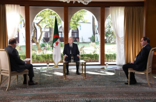 Le président de la République tient une rencontre avec des représentants de la presse nationale . - Réveil d'algérie