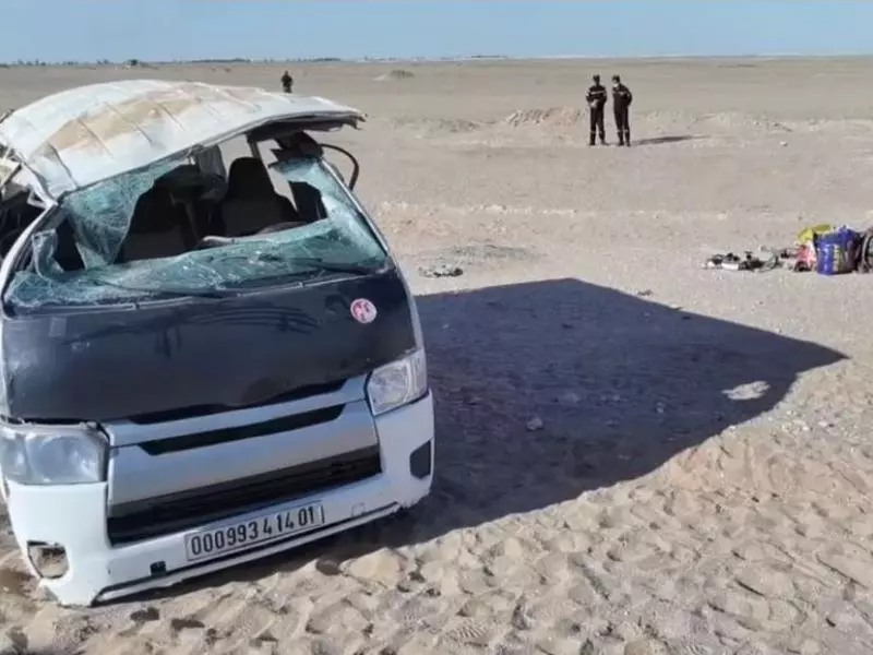 Renversement d’un mini bus de voyageurs à Adrar : 4 morts et 12 blessés. - Réveil d'algérie