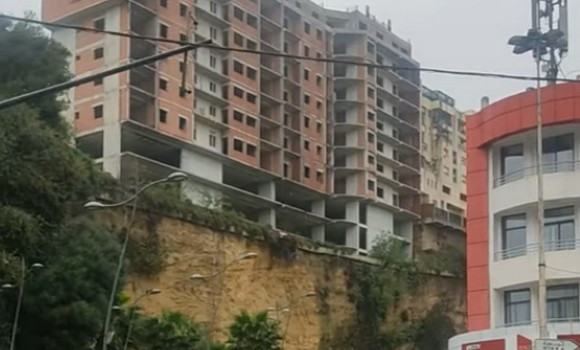 Destruction d’un bâtiment en construction sur une falaise à Bir-Mourad Raïs recommandée - Réveil d'algérie