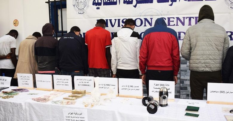 La saisie d’environ 900 grammes d’héroïne et 50 grammes de cocaïne dans la Capital. - Réveil d'algérie