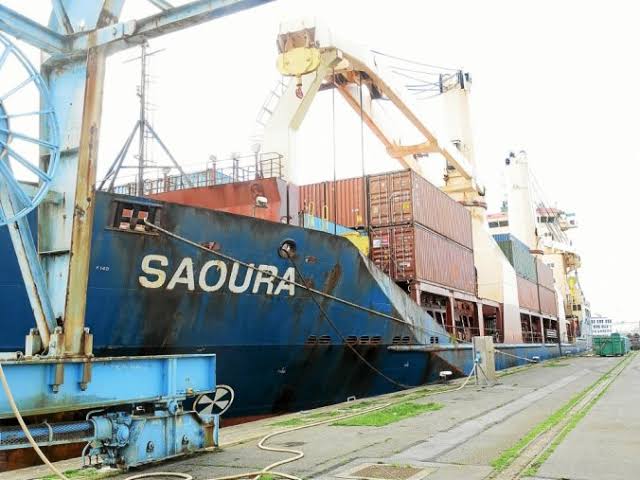 Un incident est survenu sur un cargo algérien bloqué en France - Réveil d'algérie