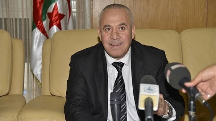 Youcef chorfa reçoit ses fonctions à la tête du ministère du Travail. - Réveil d'algérie