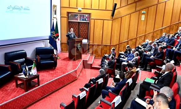 Les réserves de change ont atteint 44 mds de dollars à fin septembre 2021 - Réveil d'algérie
