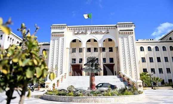 La nouvelle constitution permet l’institution d’un véritable pouvoir judiciaire - Réveil d'algérie