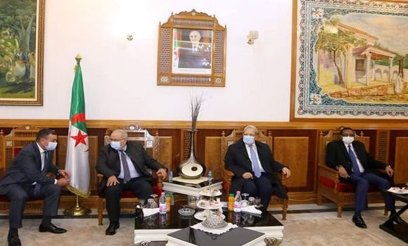 Conferénce de haut niveau sur la paix et la sécurité en Afrique. - Réveil d'algérie
