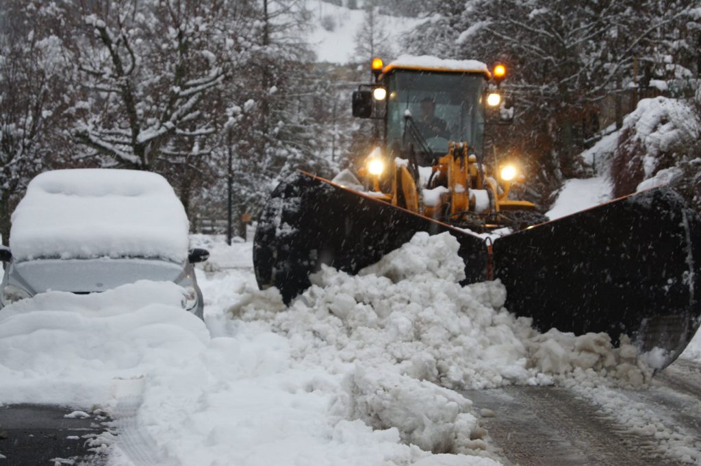 Info Trafic : plusieurs routes bloquées par la neige. - Réveil d'algérie
