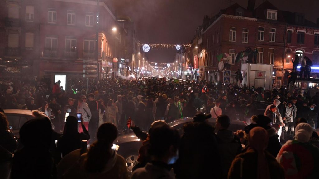 Célébration de la victoire des verts : 55 personnes ont été interpellées en France pendant les rassemblements de supporters. - Réveil d'algérie