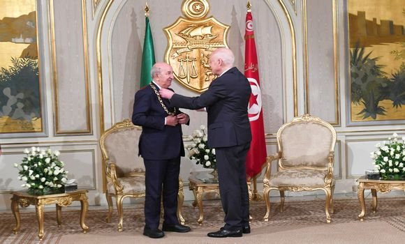 Kais Saied décerne au président Tebboune la Médaille du Grand Collier de l’Ordre National du Mérite. - Réveil d'algérie