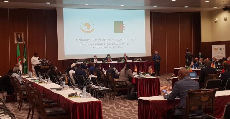 Le début des travaux du colloque sur la paix et la sécurité en Afrique à Oran. - Réveil d'algérie