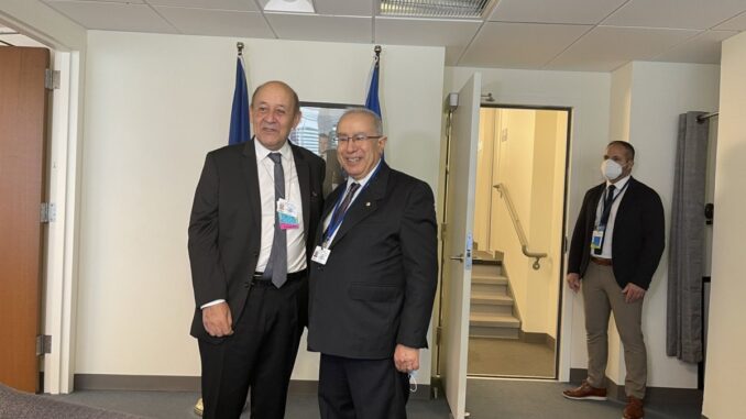 Le ministre des affaires étrangères s’entretient avec « Le Drian ». - Réveil d'algérie