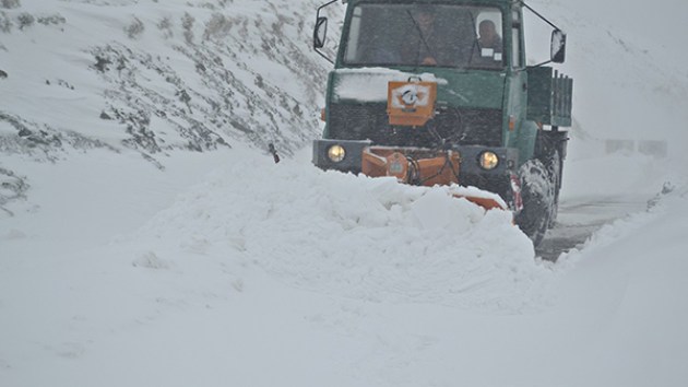 Routes coupées par la neige dans 3 wilayas. - Réveil d'algérie