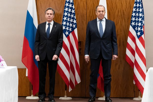 Ukraine : La rencontre à Genève entre S. Lavrov et A. Blinken : Poursuite des pourparlers la semaine prochaine, après les réponses écrites promises par les USA, aux exigences russes. - Réveil d'algérie