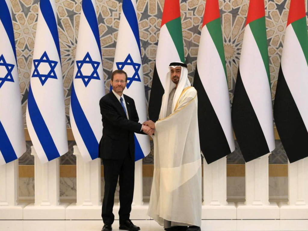 Première visite d’un Président israélien aux Emirats Arabes Unis. - Réveil d'algérie