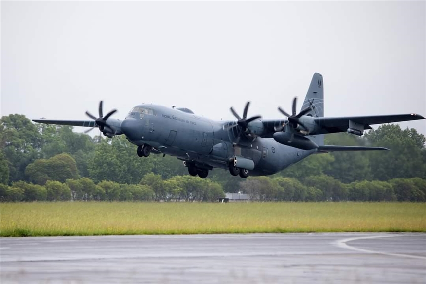 La première livraison d’un avion-cargo Super Hercules ( type C-130) sur un total de quatre avions avec option pour quatre autres, de la compagnie Lockheed Martin, à l’Algérie. - Réveil d'algérie