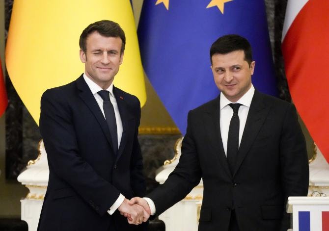 E. Macron assure avoir obtenu un double engagement de l’Ukraine et de la Russie à respecter les accords de Minsk. - Réveil d'algérie