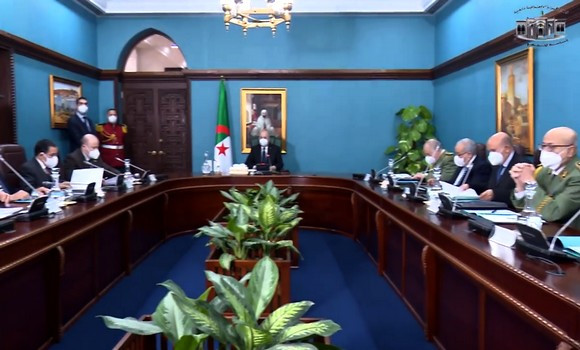 Le président de la République préside une réunion du Haut conseil de sécurité - Réveil d'algérie