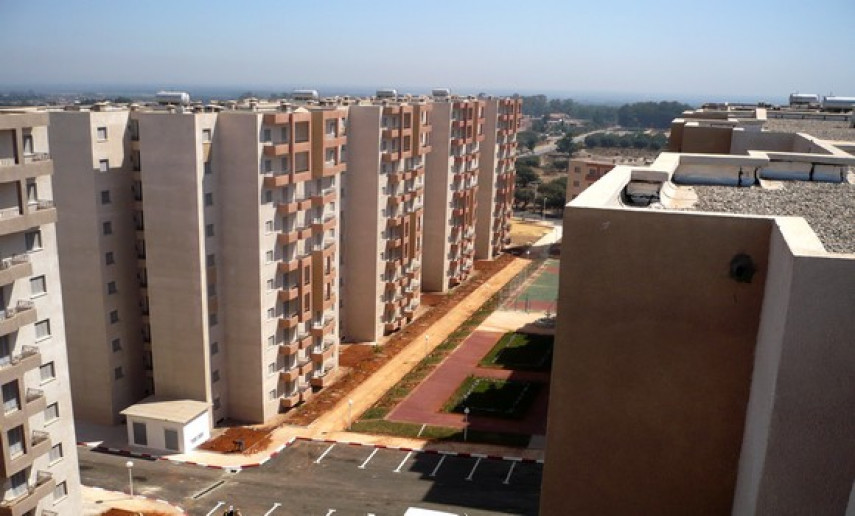 Le ministre de l’habitat, de l’urbanisation et de la ville, Mohamed Tarek Belarbi : Plus de 20.000 logements sont en cours de réalisation à Oran. - Réveil d'algérie