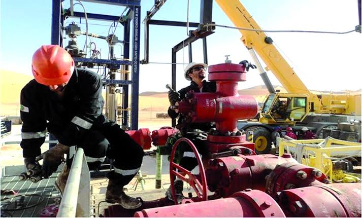 Les cours de l’énergie ne cessent de s’envoler malgré l’augmentation de la production de l’OPEP+ de 400.000 barils /jour et la mise sur le marché d’une quantité limitée des réserves stratégiques américaines. - Réveil d'algérie
