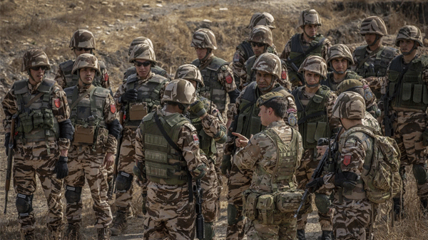 Manœuvres militaires franco-marocaines à 600 Km des frontières algériennes : Une provocation. - Réveil d'algérie