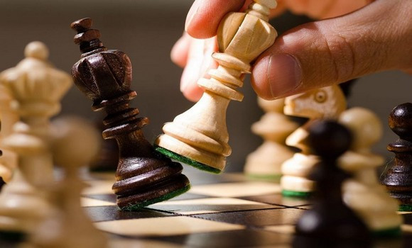 Jeu d’échecs : Nesrine BOUBENDIR confirme. - Réveil d'algérie