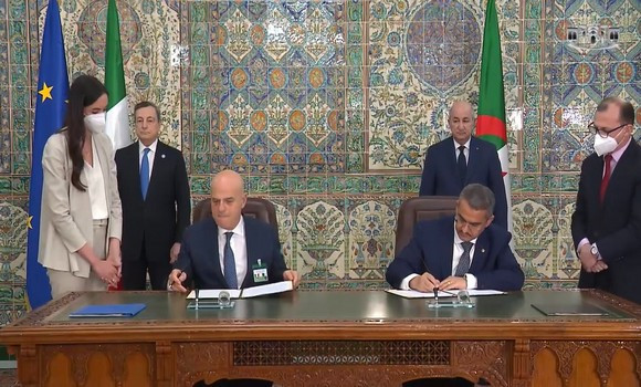 Sonatrach et le groupe Italien « ENI » signent un accord dans le domaine du Gaz. - Réveil d'algérie
