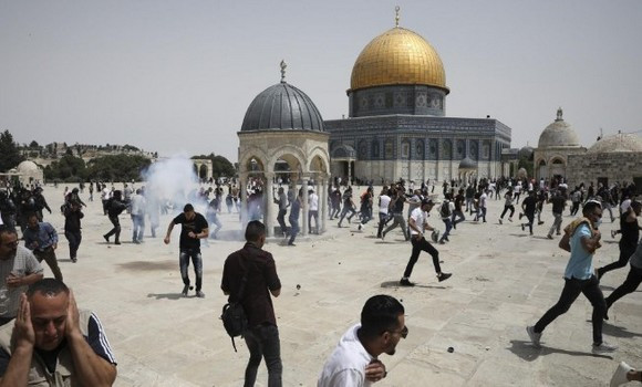 La politique de deux poids-deux mesures des Occidentaux a cause du silence cynique et insolent des crimes de guerre commis par l’armée sioniste en Palestine contraste avec la promptitude à réagir à la crise en Ukraine. - Réveil d'algérie