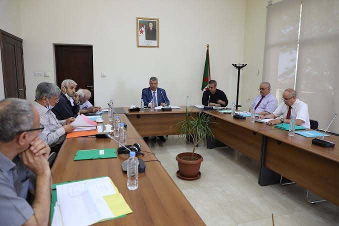 La FAF : Le Bureau Fédéral divisé. - Réveil d'algérie