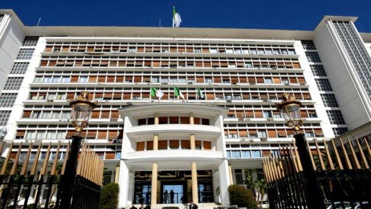 Le remaniement ministériel annoncé pourra-t-il suppléer au manque de vision stratégique du gouvernement ? - Réveil d'algérie