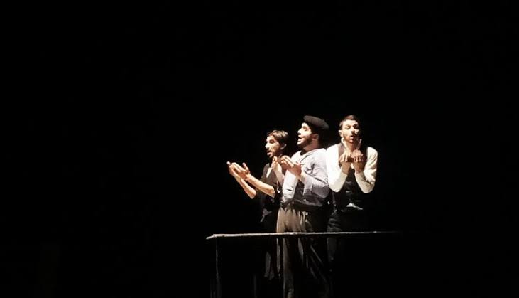 La pièce de théâtre « Le Musée des fous », un psychodrame aux formes comiques sur la triste réalité du citoyen, présentée à Alger. - Réveil d'algérie