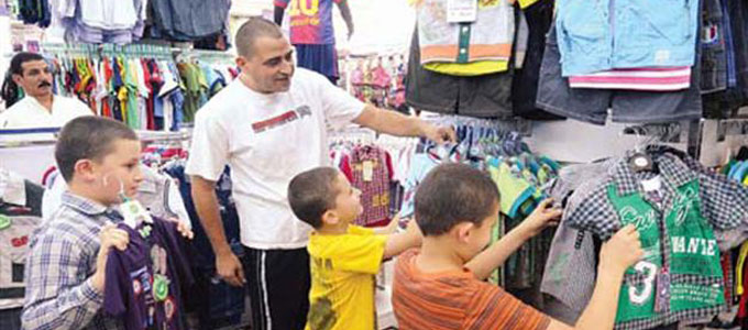 L’allègement des restrictions sanitaires a encouragé cette année les parents à se déplacer en force dans les boutiques de vêtements pour enfants a l’occasion de l’Aid. - Réveil d'algérie