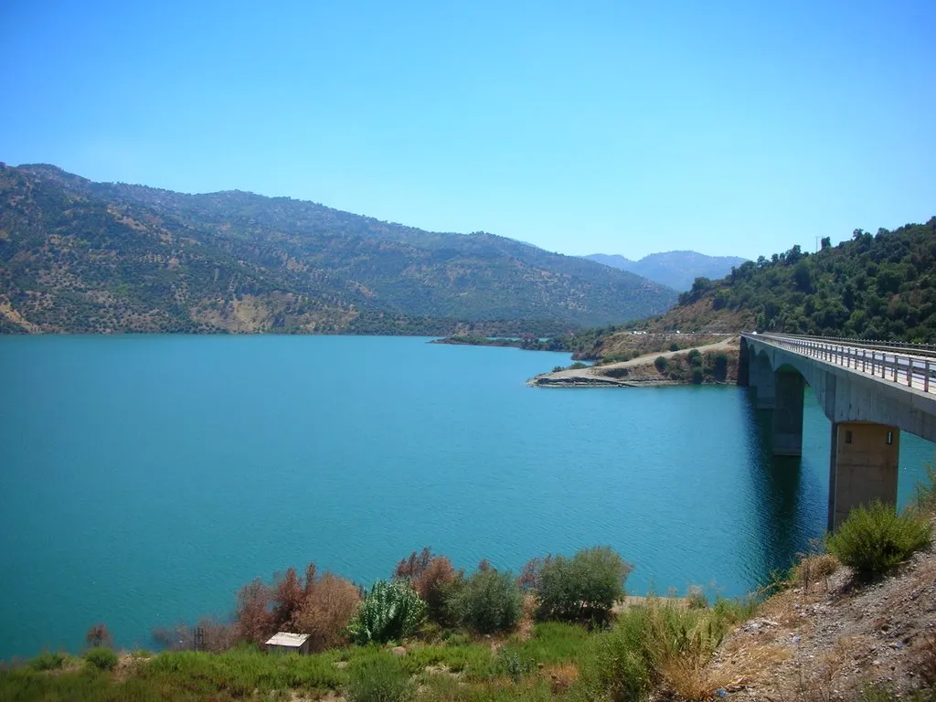 Envasement des barrages : 1,2 milliard de m3 à extraire. - Réveil d'algérie