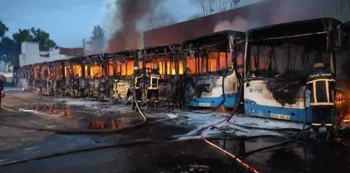 Un incendie s’est déclaré dans le parc d’autobus de l’Etablissement de transport urbain et suburbain d’Alger (ETUSA). - Réveil d'algérie