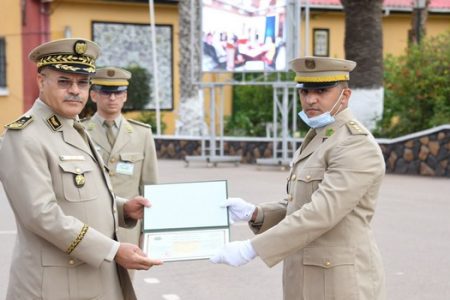 Cérémonie de sortie de six (6) promotions au titre de l’année scolaire 2021-2022 à l’Ecole Supérieure de l’Administration Militaire – le défunt Moudjahid Akhamoukh Hadj Moussa/2ème RM. - Réveil d'algérie