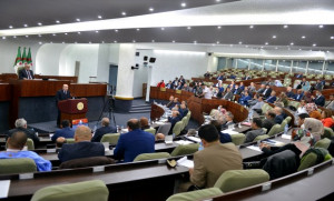 Début de l’examen, par le parlement, de la loi de finances complémentaire. - Réveil d'algérie
