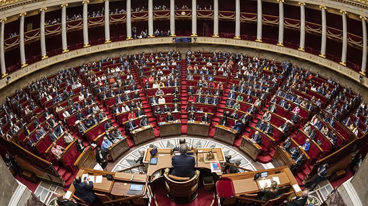 Le Congrès des députés espagnols adopte un projet de motion non contraignante demandant le retour de l’Espagne à sa position de neutralité sur le Sahara occidental. - Réveil d'algérie