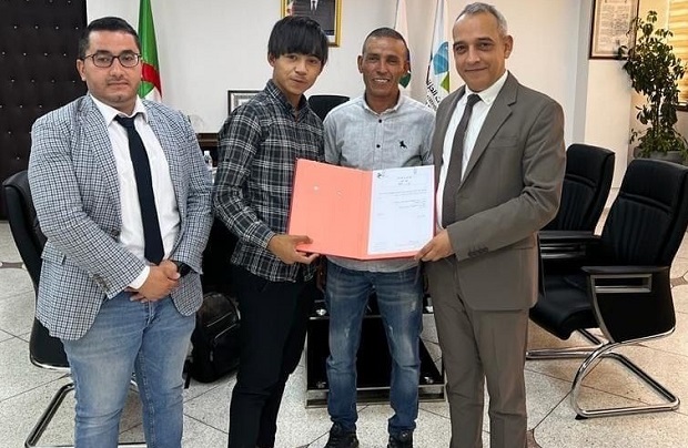 Algérie Télécom recrute Abdelkader mouaz le jeune algérien qui a découvert. la faille de sécurité dans les appareils Apple. - Réveil d'algérie