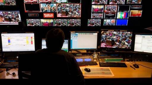 Adoption de la loi sur l’audiovisuel : Création d’un Conseil de déontologie. - Réveil d'algérie