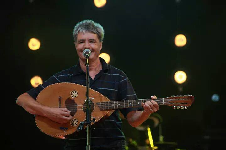 Boudjemaa Agraw enflamme le stade Benallouache de Bejaia au 2ème jour du festival de la chanson amazighe. - Réveil d'algérie