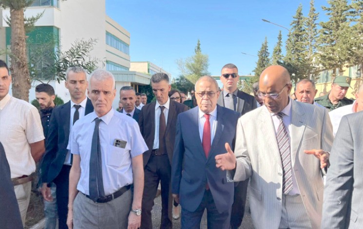 Le ministre de l’Industrie pharmaceutique « Ali Aoun »: « l’impératif d’une «mise à niveau» du complexe Antibiotical de Médéa ». - Réveil d'algérie