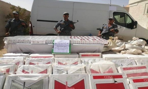 Les services des douanes ont saisi 1.750 cartouches de cigarettes et 15.000 paquets de cigarettes dans les wilayas d’El Oued et d’Illizi. - Réveil d'algérie
