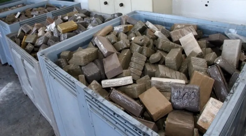 Plus de 14 tonnes de haschisch en provenance du Maroc ont été saisies par la Garde civile espagnole. - Réveil d'algérie