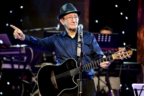 Colloque national sur le chanteur Idir à Béjaïa en octobre 2022. - Réveil d'algérie