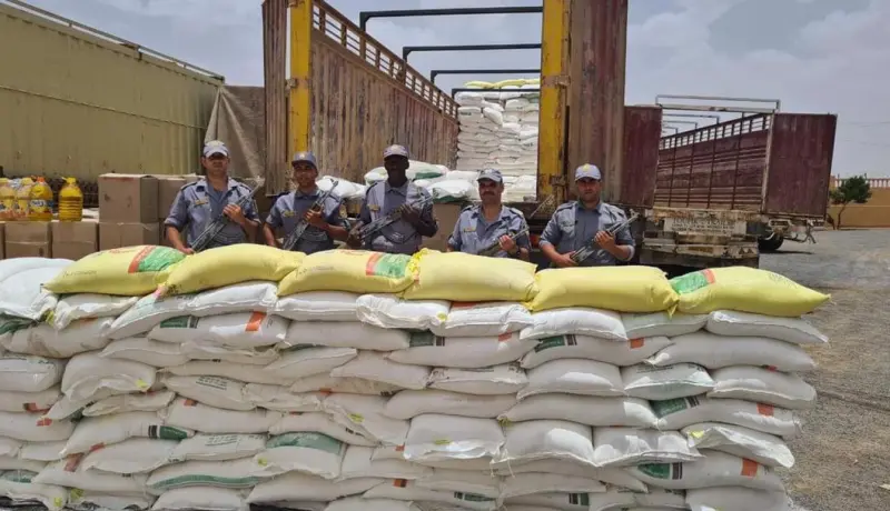 43 tonnes de farine, 1.600 litres de mazout saisi, par les douanes, à Tamanrasset. - Réveil d'algérie