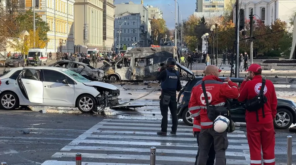En représailles à l’attaque du pont en Crimée : Lancement de missiles russes contre des infrastructures sur la capitale ukrainienne Kiev. - Réveil d'algérie