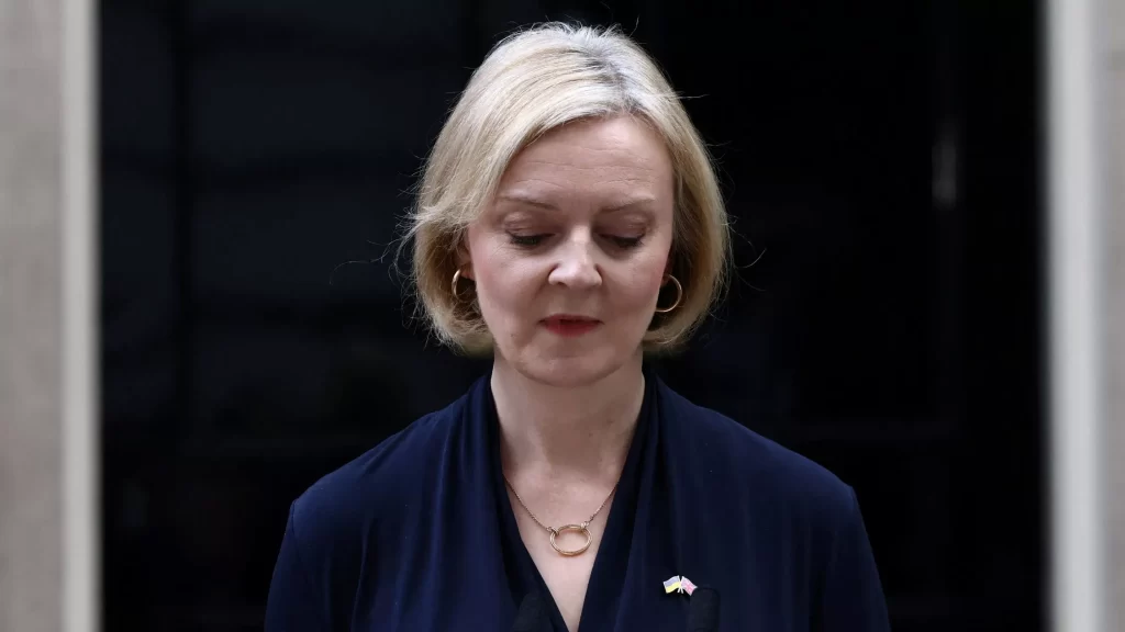 Trois candidats pourront concourir, au maximum, au poste de Premier ministre après la démission de Liz Truss. - Réveil d'algérie