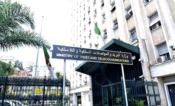 L’élève algérienne Meriem Seddiki a reçu la « mention spéciale » du jury de l’Union postale universelle (UPU). - Réveil d'algérie